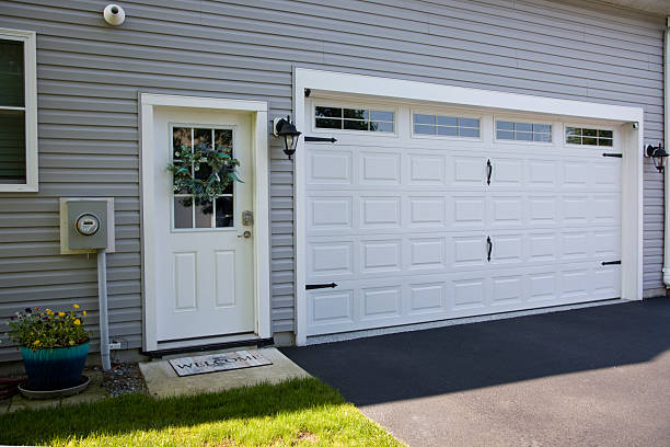 24/7 Emergency Garage Door Panel Replacement experts in Spooner, WI